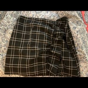 Plaid skirt with ruffle